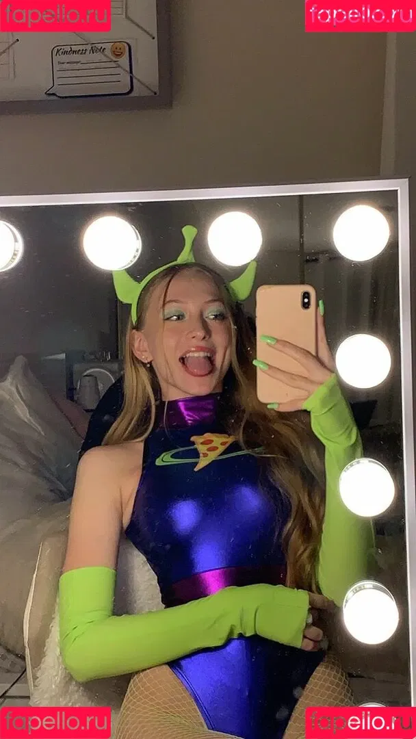 sophia.ilysm Onlyfans Photo Gallery 