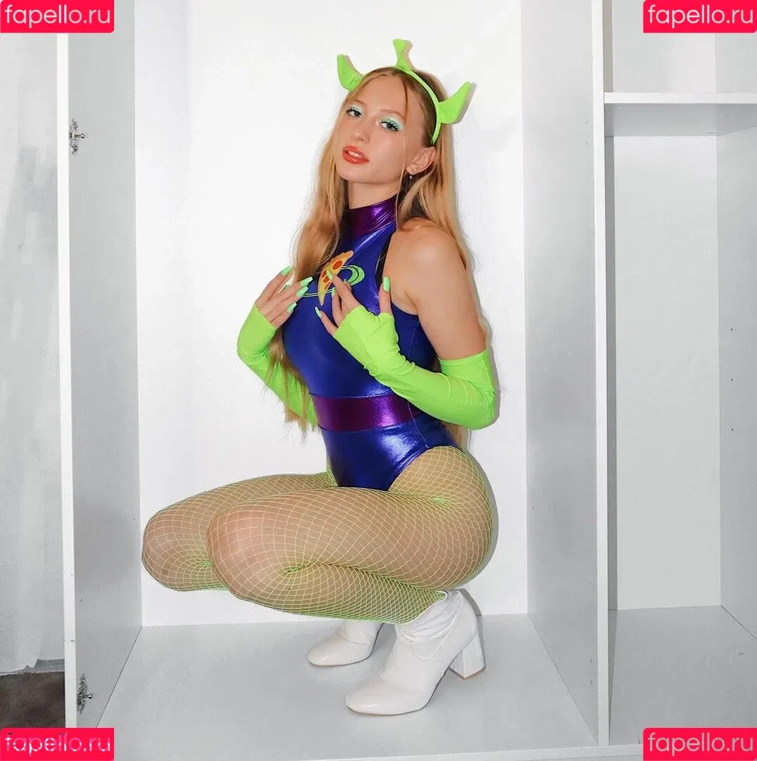 sophia.ilysm Onlyfans Photo Gallery 