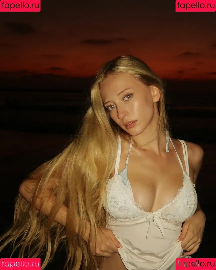 sophia.ilysm Onlyfans Photo Gallery 