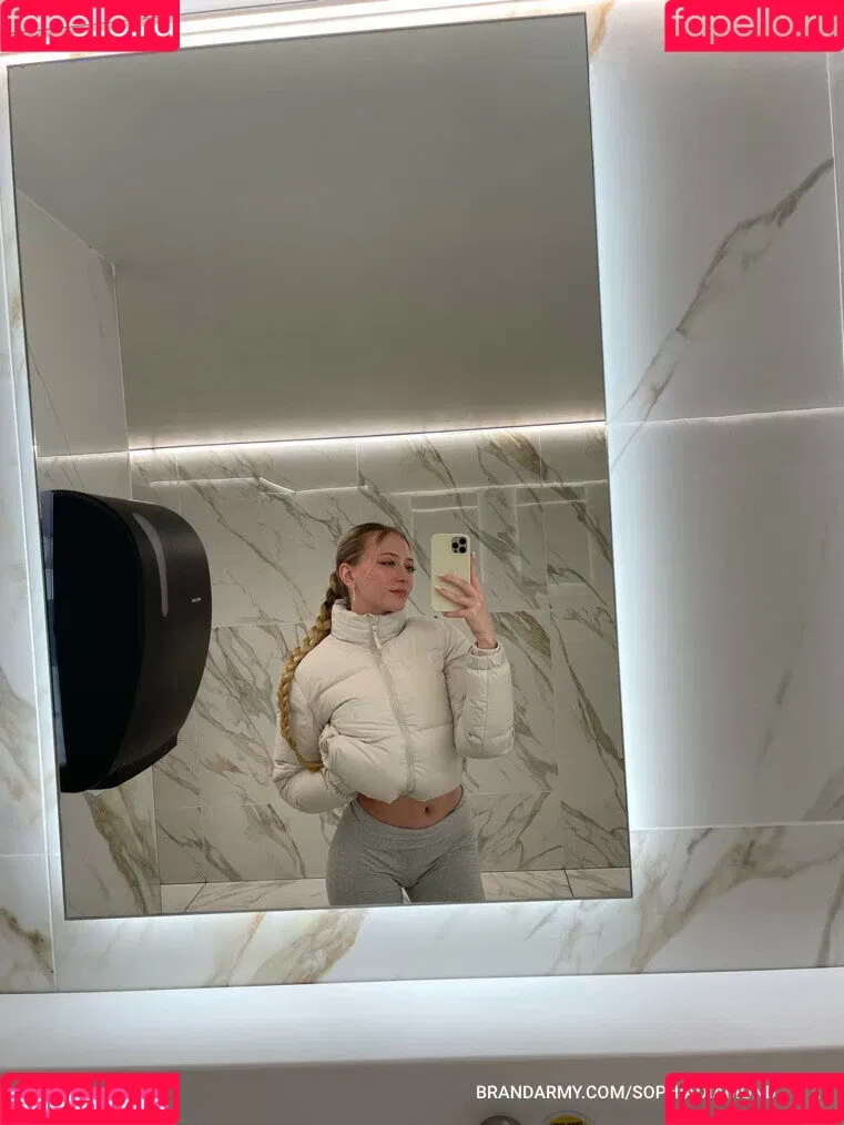 sophia.ilysm Onlyfans Photo Gallery 