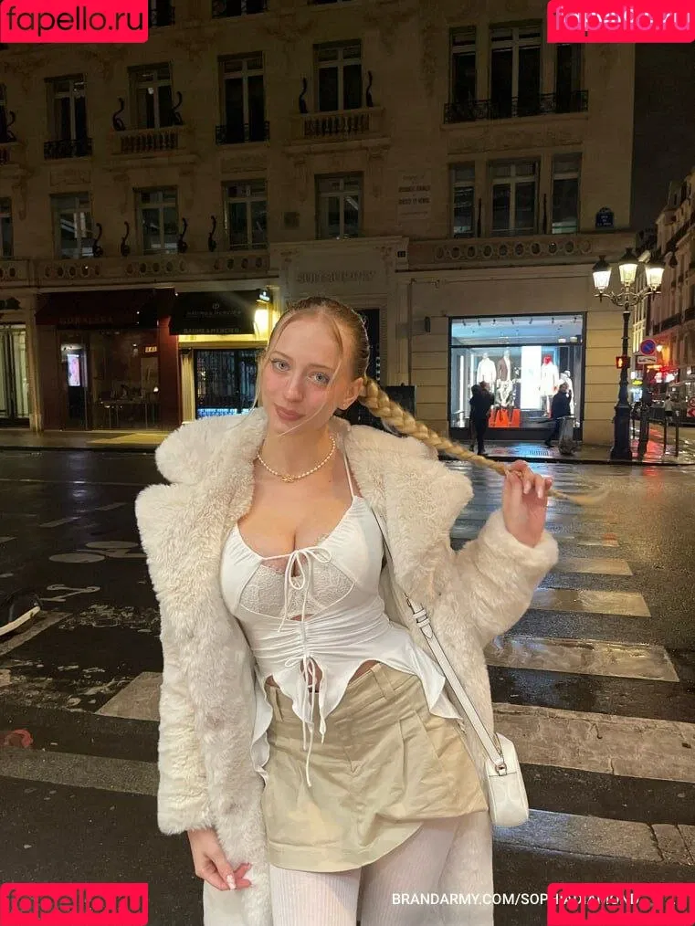 sophia.ilysm Onlyfans Photo Gallery 