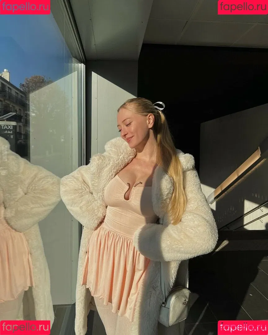 sophia.ilysm Onlyfans Photo Gallery 