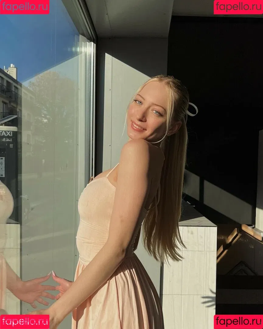 sophia.ilysm Onlyfans Photo Gallery 