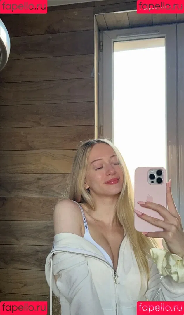 sophia.ilysm Onlyfans Photo Gallery 