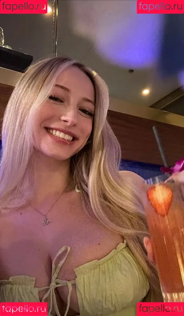 sophia.ilysm Onlyfans Photo Gallery 