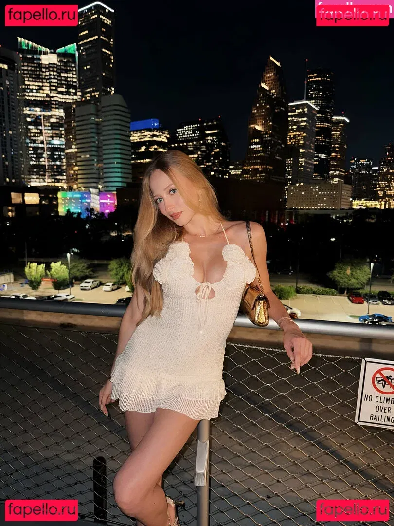 sophia.ilysm Onlyfans Photo Gallery 