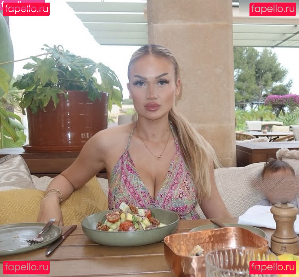 Luna Rabea Nude Onlyfans Photo 32