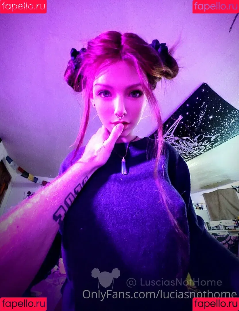 luciasnothome Onlyfans Photo Gallery 
