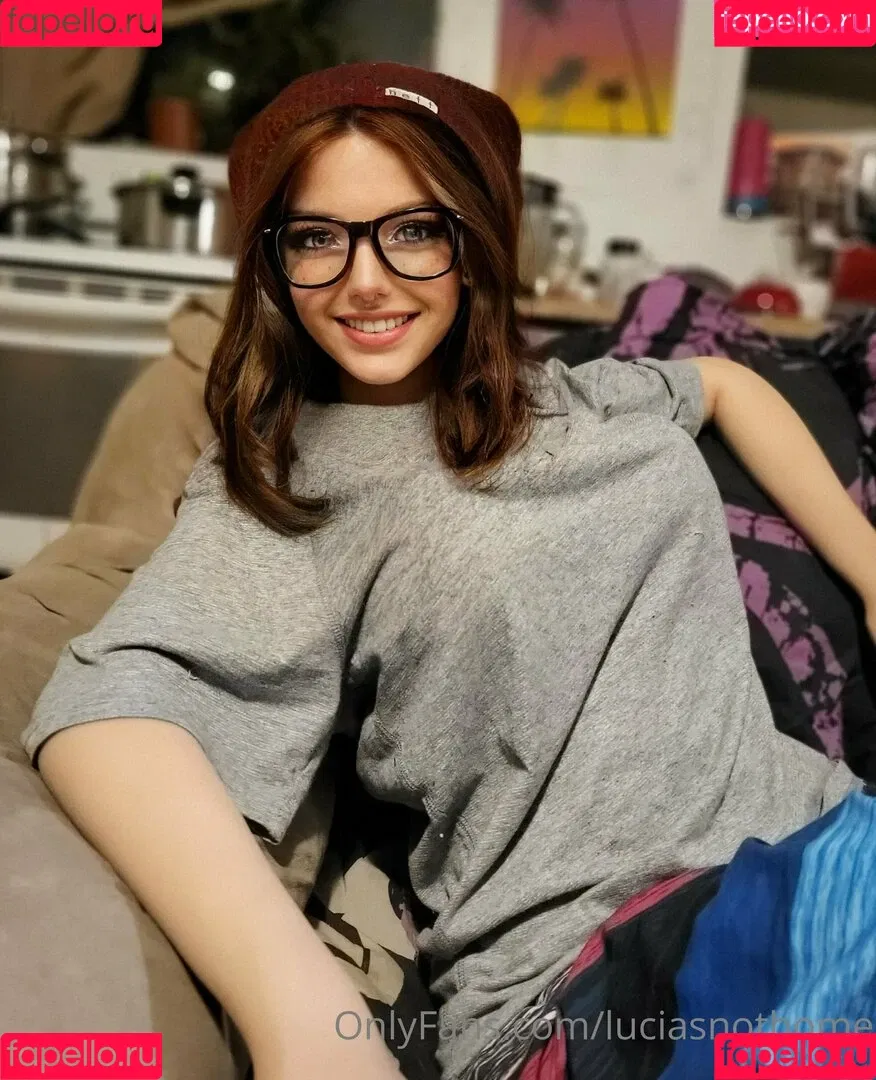 luciasnothome Onlyfans Photo Gallery 