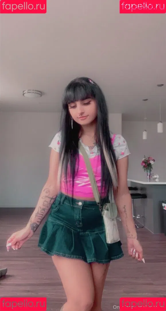 wetnikki Onlyfans Photo Gallery 