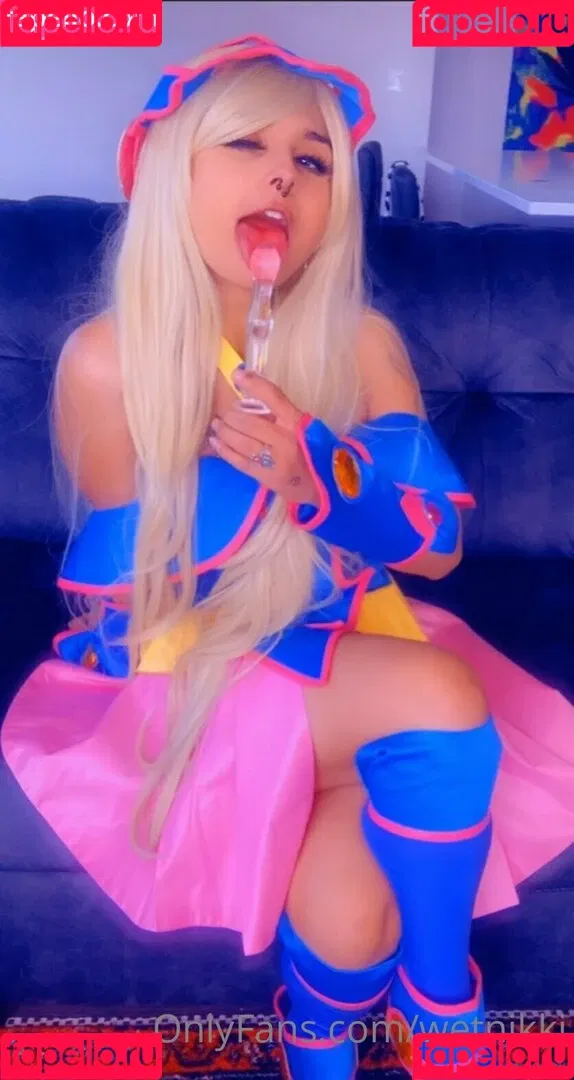 wetnikki Onlyfans Photo Gallery 