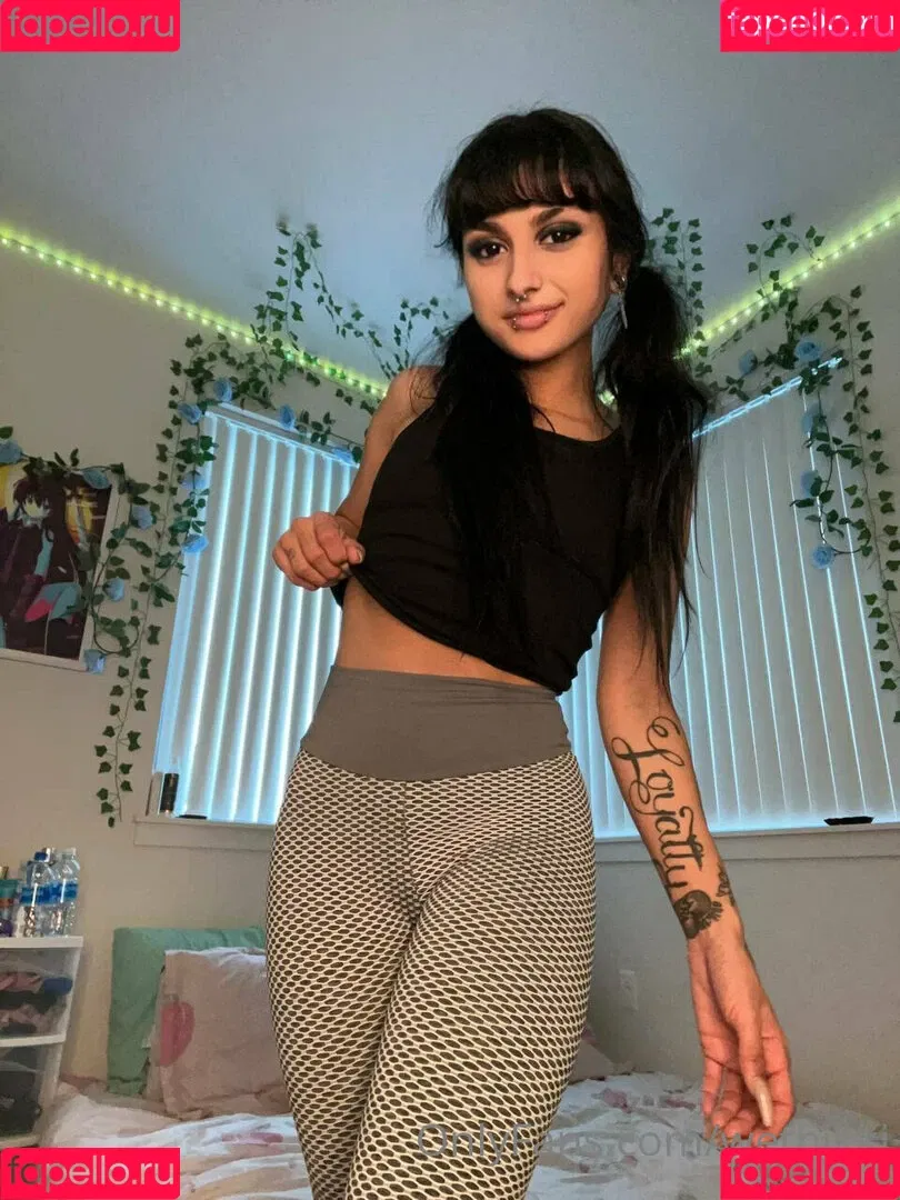 wetnikki Onlyfans Photo Gallery 