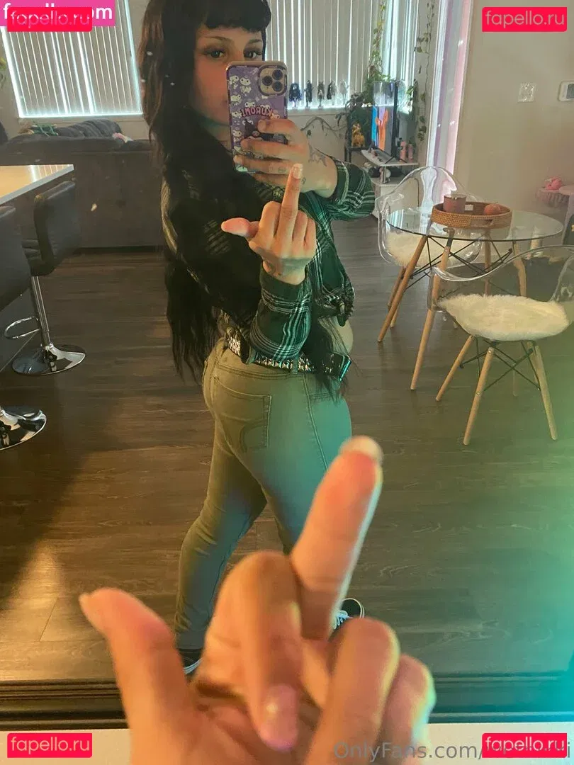 wetnikki Onlyfans Photo Gallery 