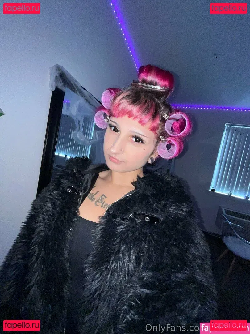 wetnikki Onlyfans Photo Gallery 