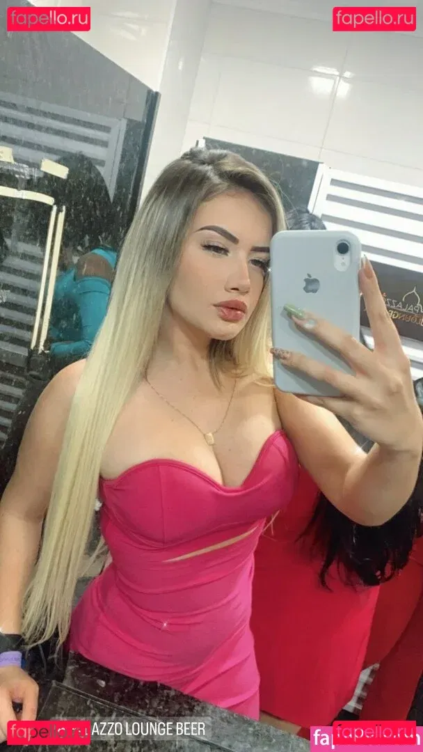 laura.brown Onlyfans Photo Gallery 