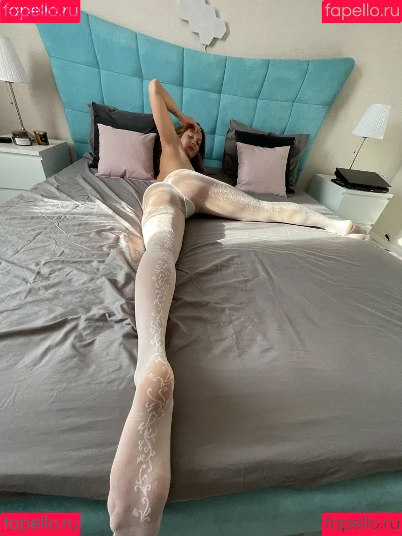 Sleepy Beauty ASMR Onlyfans Photo Gallery 