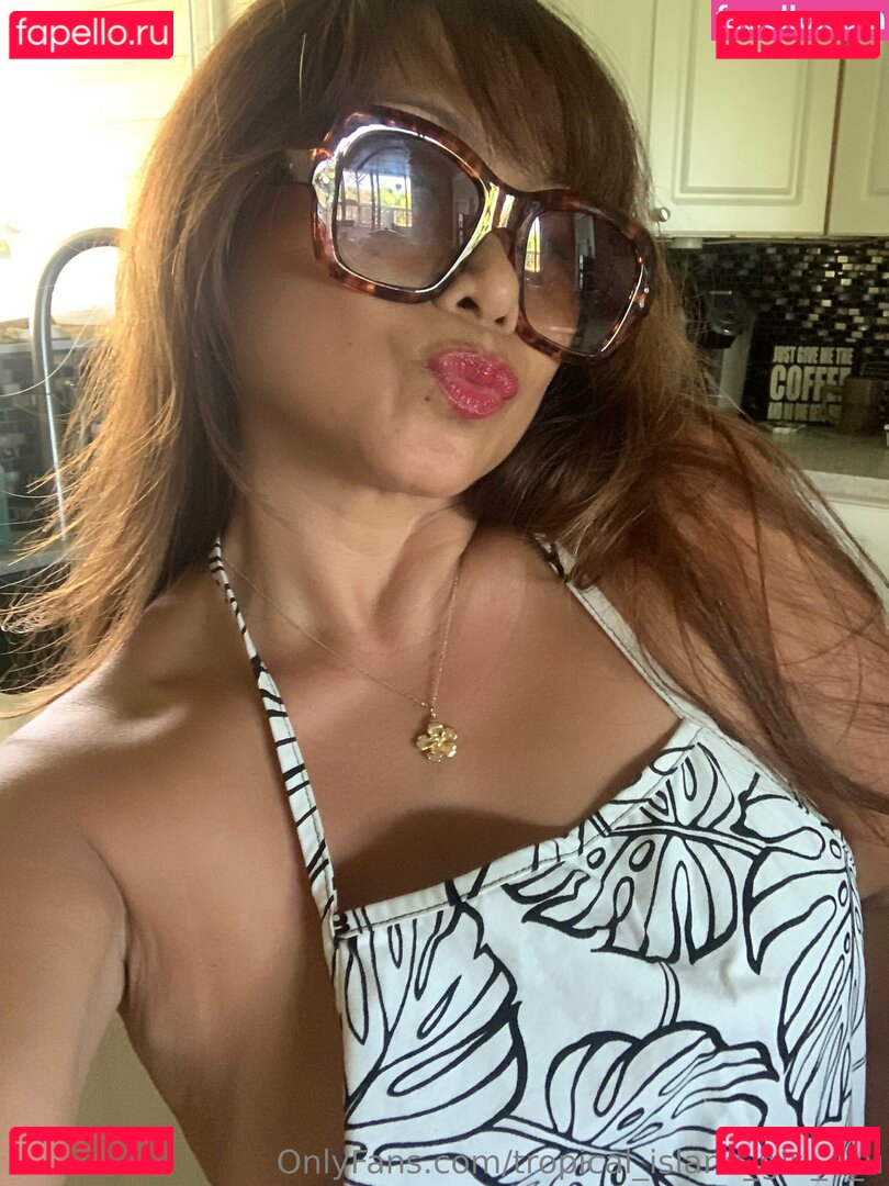 tropical_island_girl_4_u Nude Onlyfans Photo 36