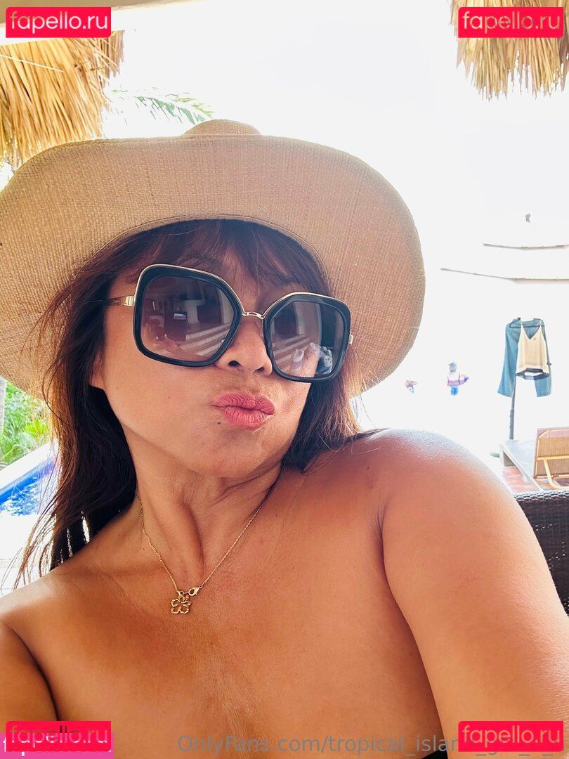 tropical_island_girl_4_u Nude Onlyfans Photo 30