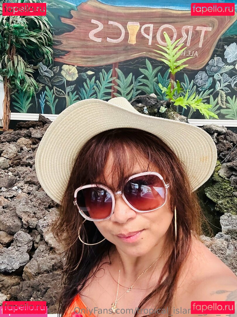 tropical_island_girl_4_u Nude Onlyfans Photo 11