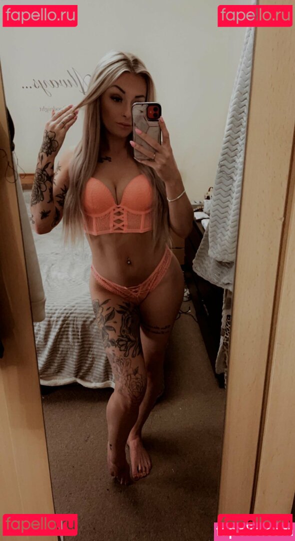 Sophhh22 Nude Onlyfans Photo 13