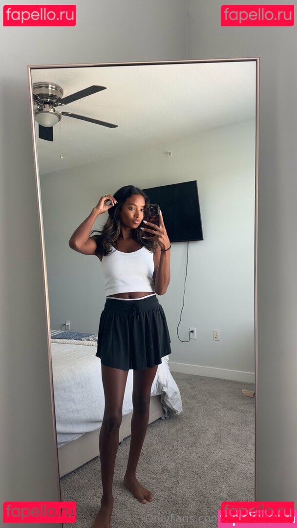 TheRealGiana Nude Onlyfans Photo 9