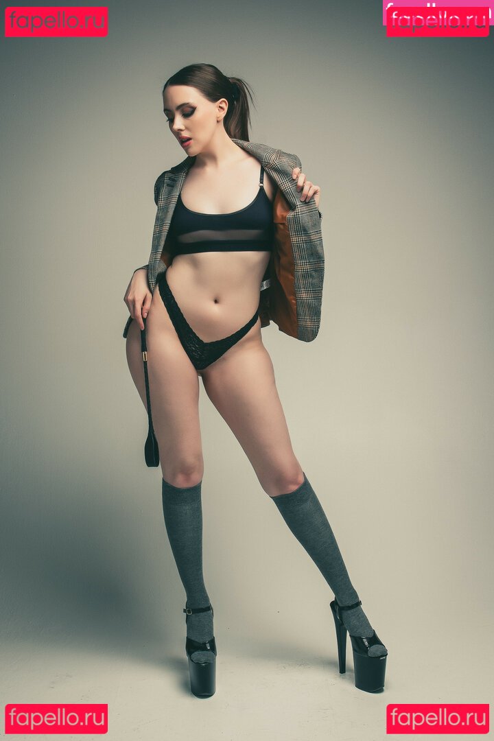 Littlemissfox Nude Onlyfans Photo 14