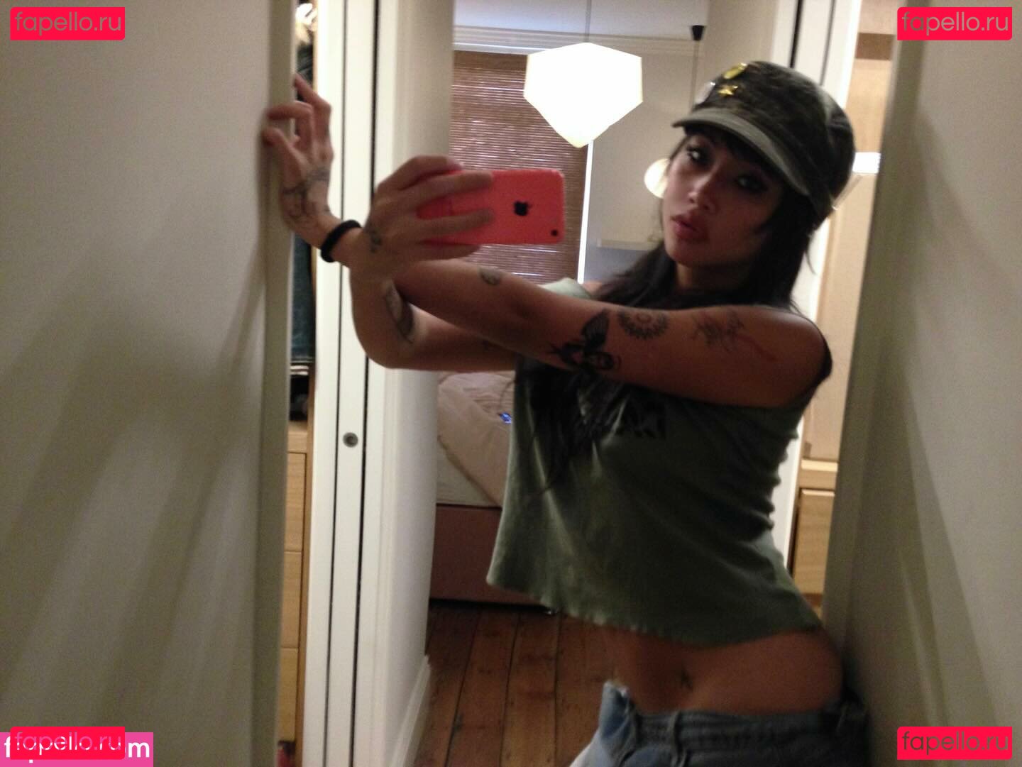 Beabadoobee Nude Onlyfans Photo 8