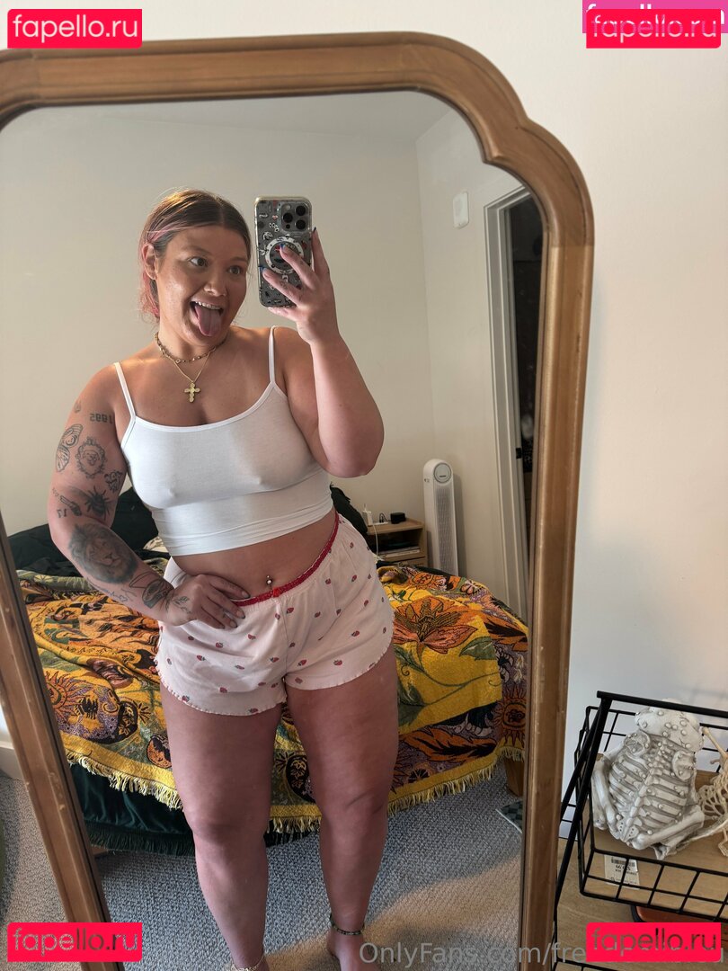 freedemibleu Nude Onlyfans Photo 8