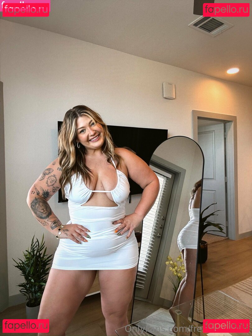freedemibleu Nude Onlyfans Photo 4