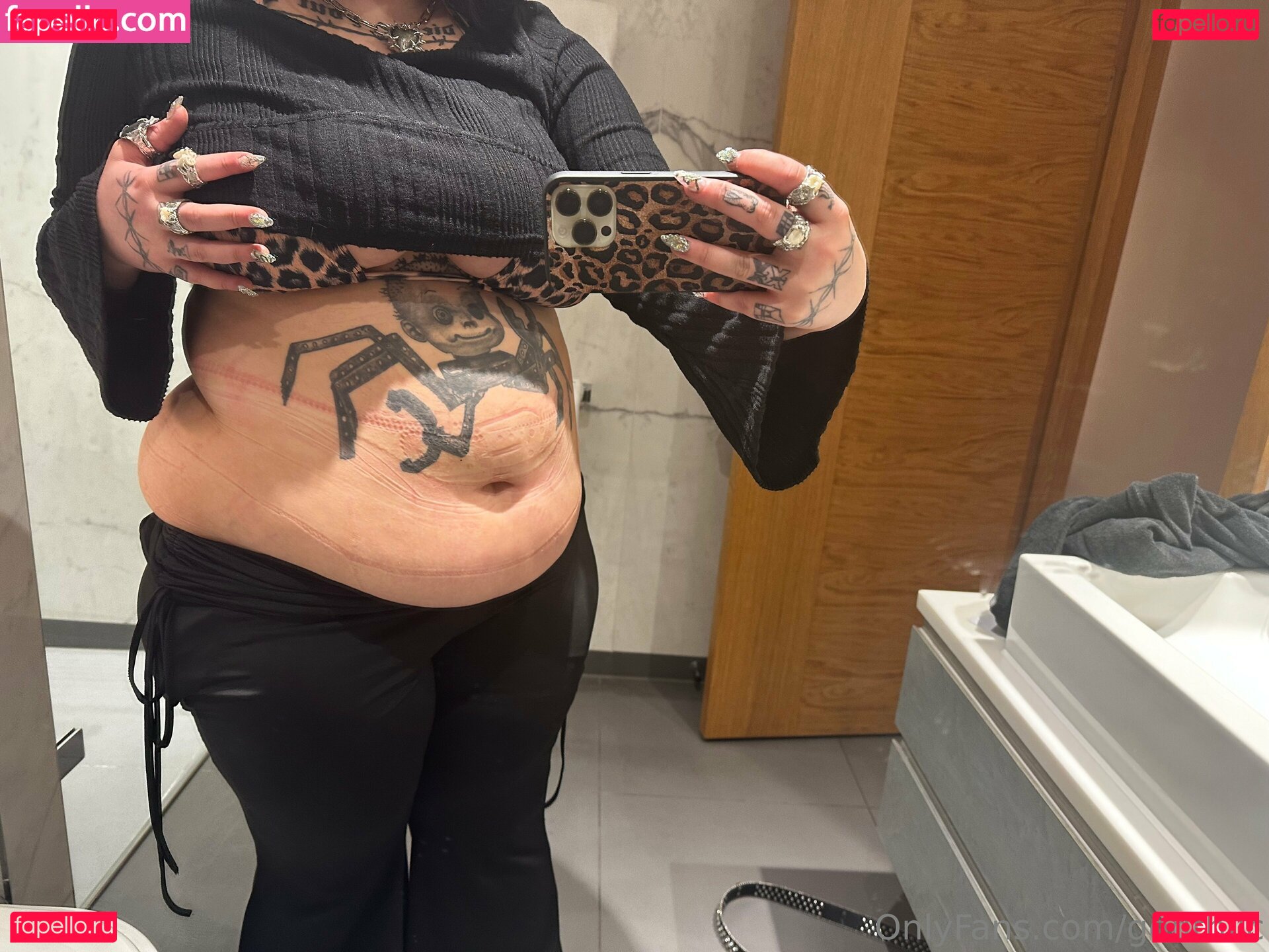 godthiic Nude Onlyfans Photo 18