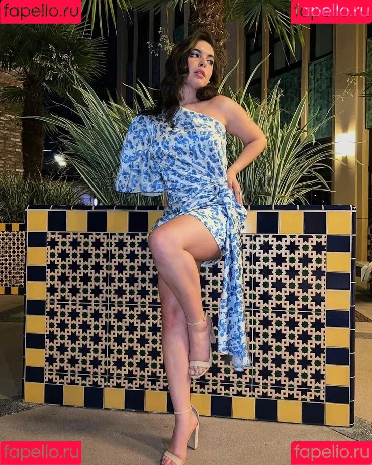 Isabella Gomez Onlyfans Photo Gallery 