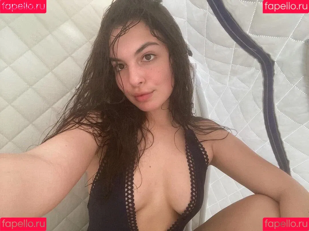 Isabella Gomez Onlyfans Photo Gallery 