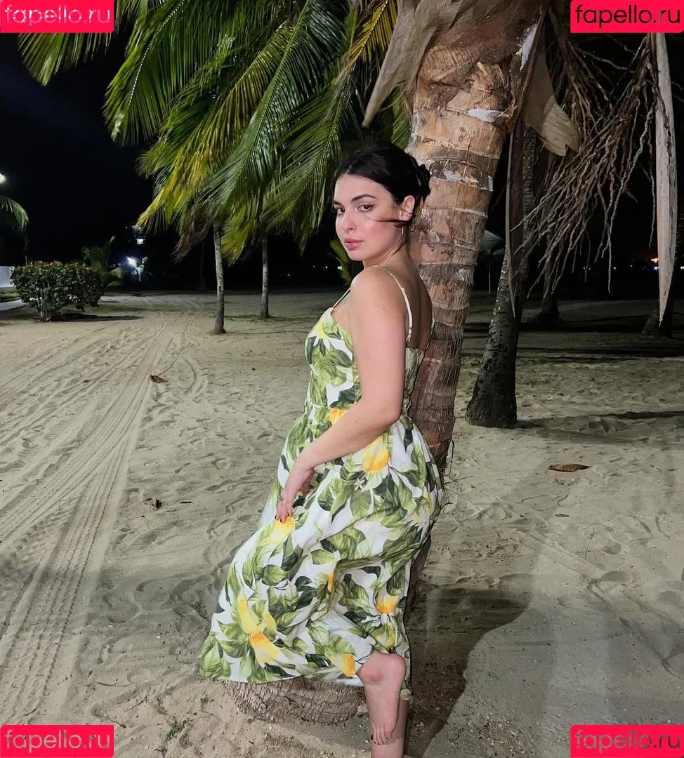 Isabella Gomez Onlyfans Photo Gallery 