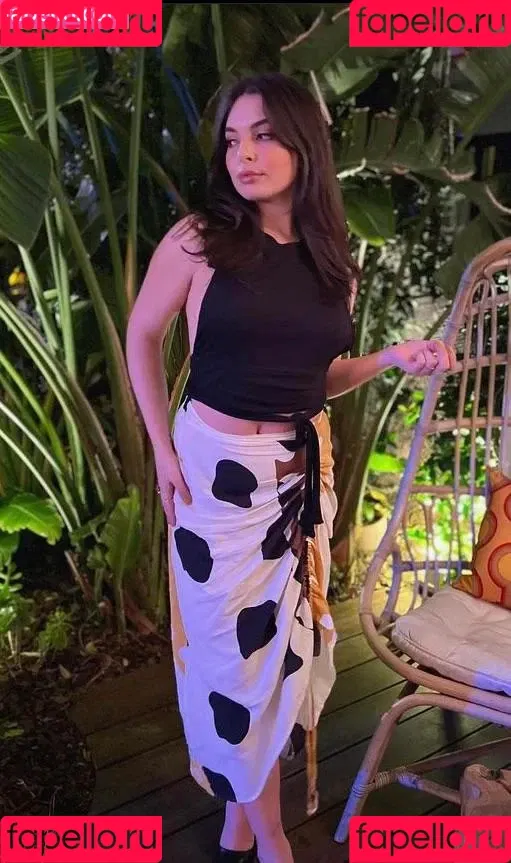 Isabella Gomez Onlyfans Photo Gallery 
