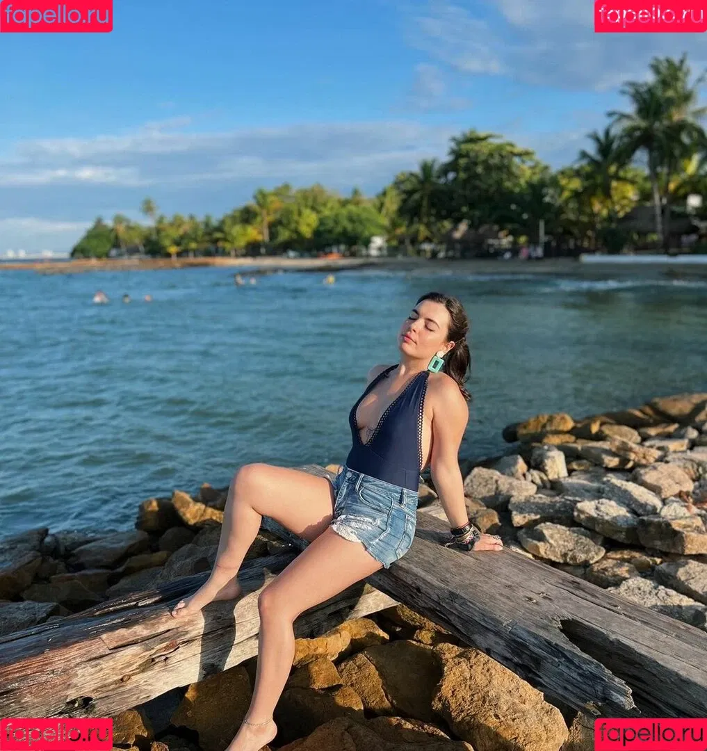 Isabella Gomez Onlyfans Photo Gallery 