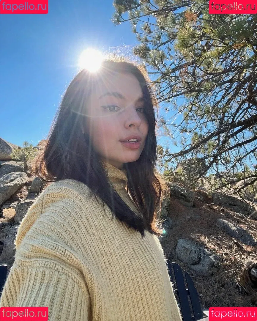 Isabella Gomez Onlyfans Photo Gallery 