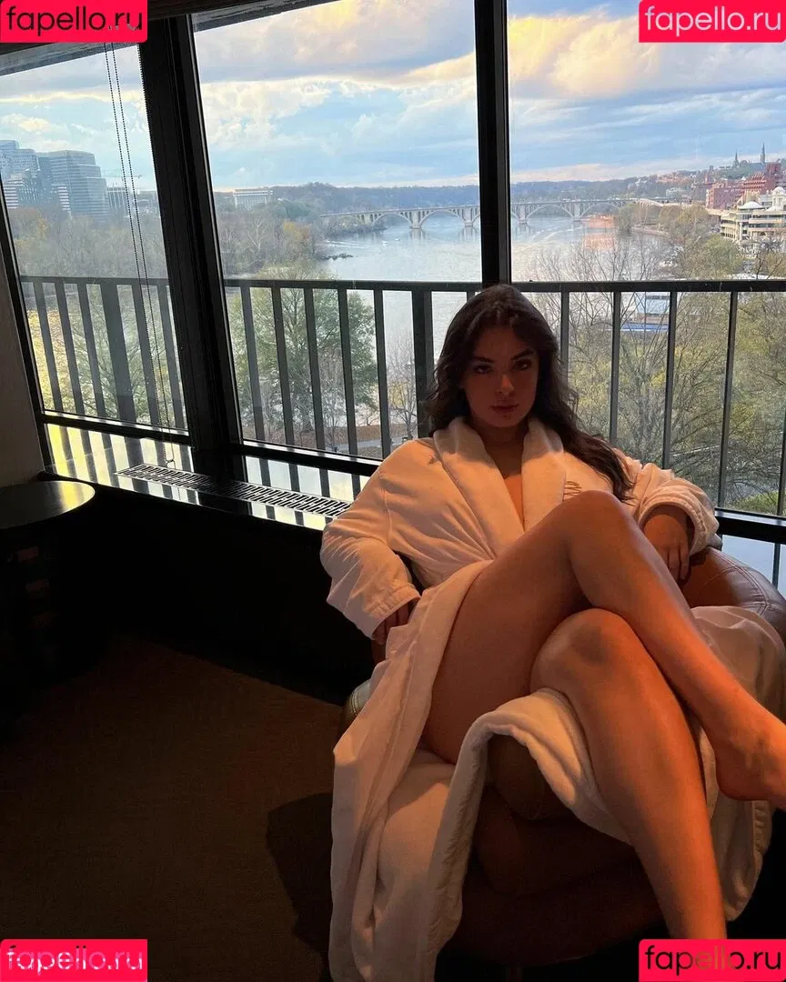 Isabella Gomez Onlyfans Photo Gallery 