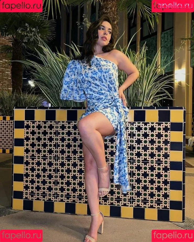 Isabella Gomez Onlyfans Photo Gallery 