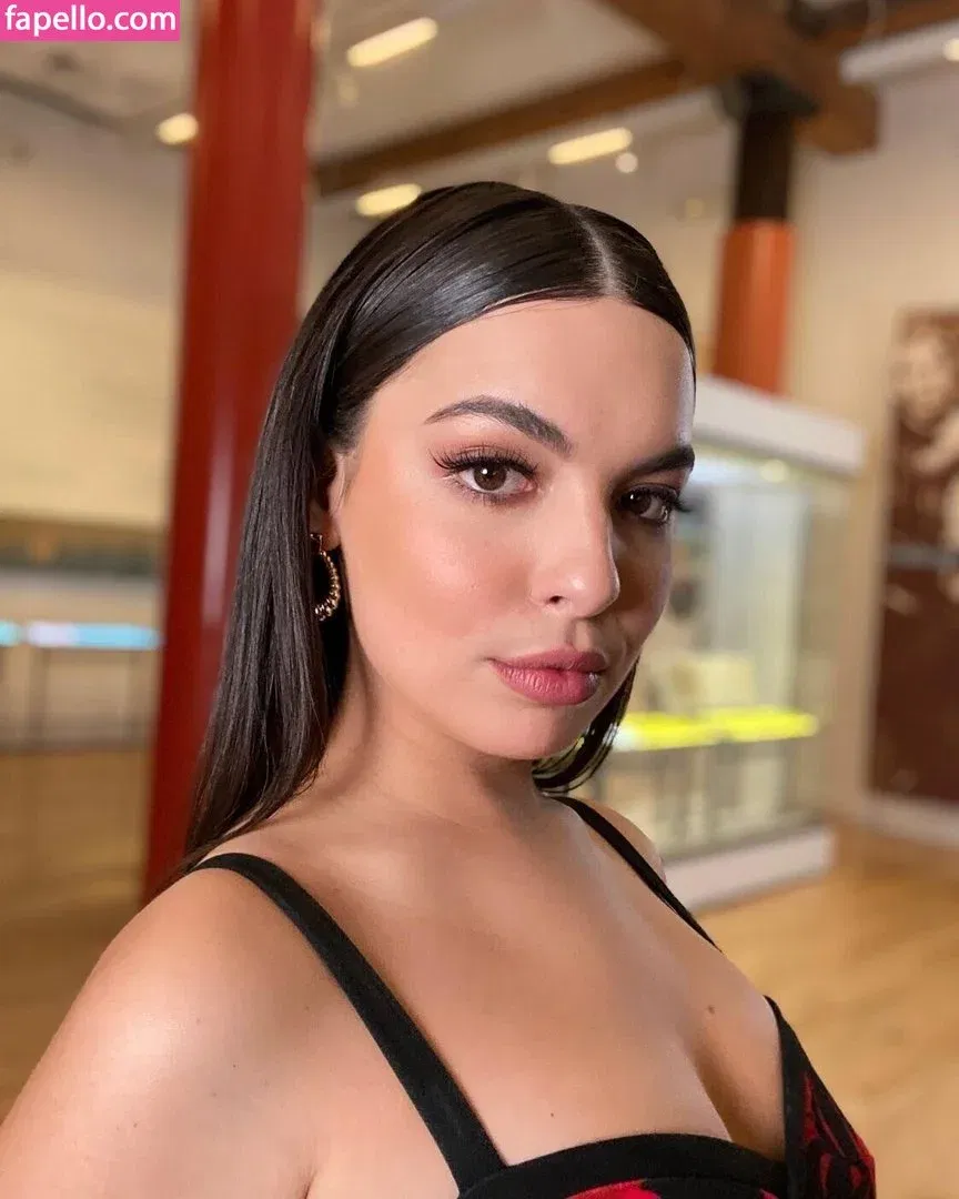 Isabella Gomez Onlyfans Photo Gallery 
