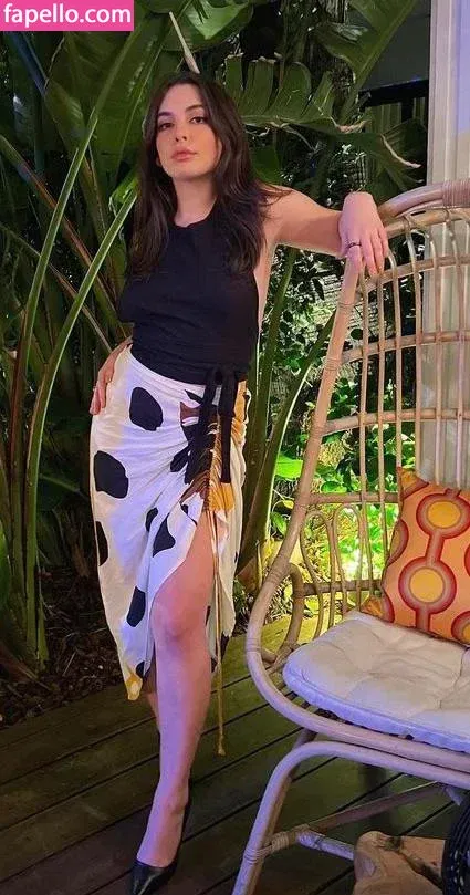 Isabella Gomez Onlyfans Photo Gallery 