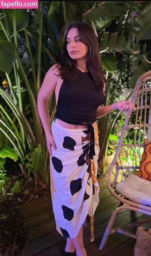 Isabella Gomez Onlyfans Photo Gallery 