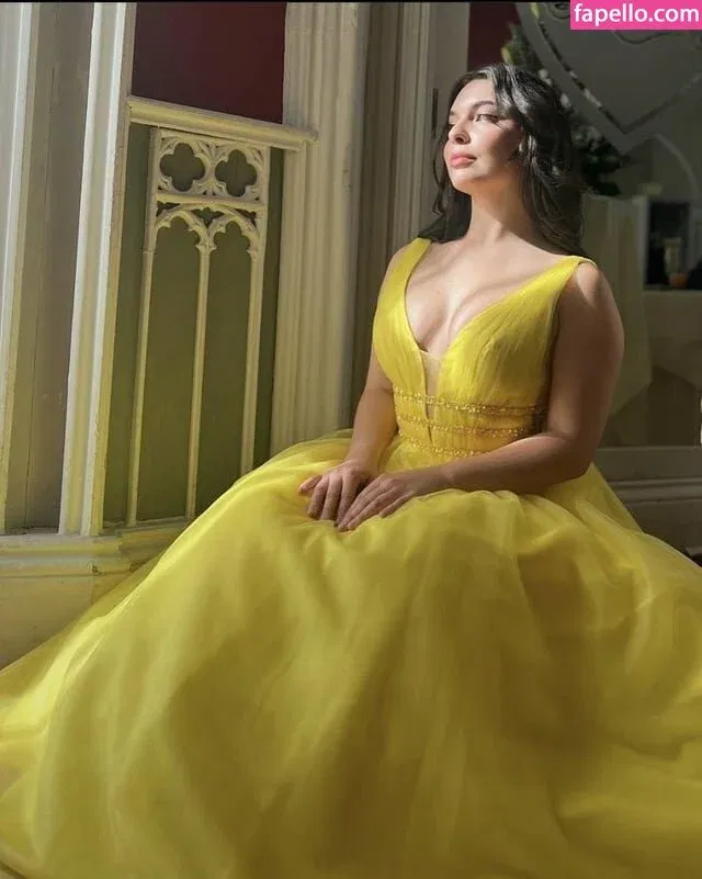 Isabella Gomez Onlyfans Photo Gallery 