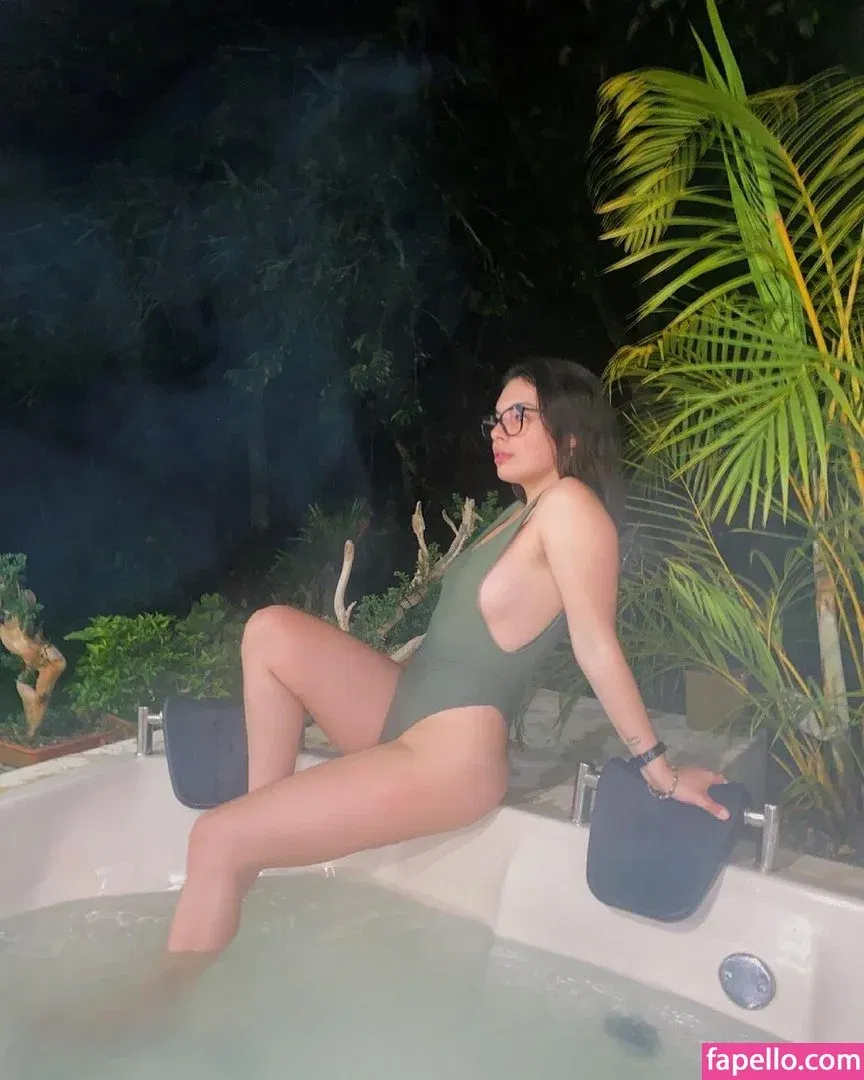 Isabella Gomez Onlyfans Photo Gallery 