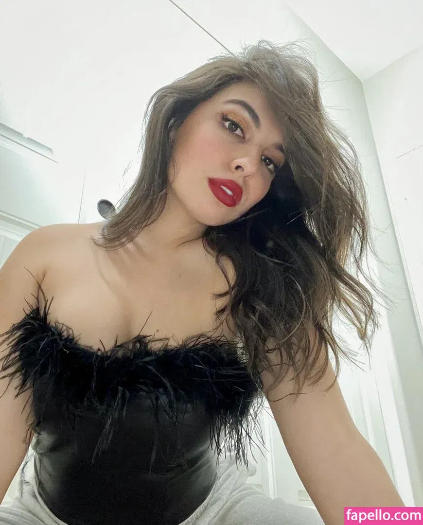 Isabella Gomez Onlyfans Photo Gallery 