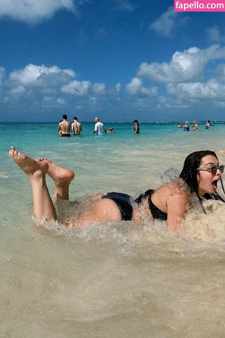 Isabella Gomez Onlyfans Photo Gallery 