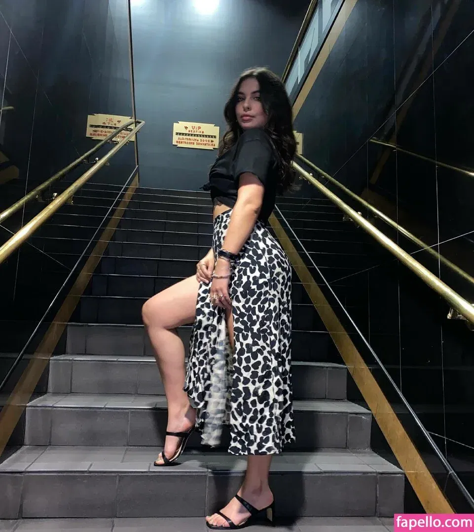 Isabella Gomez Onlyfans Photo Gallery 