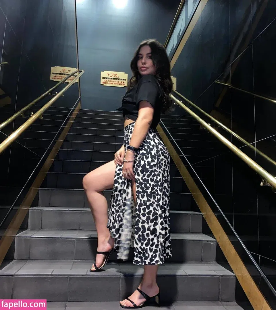 Isabella Gomez Onlyfans Photo Gallery 