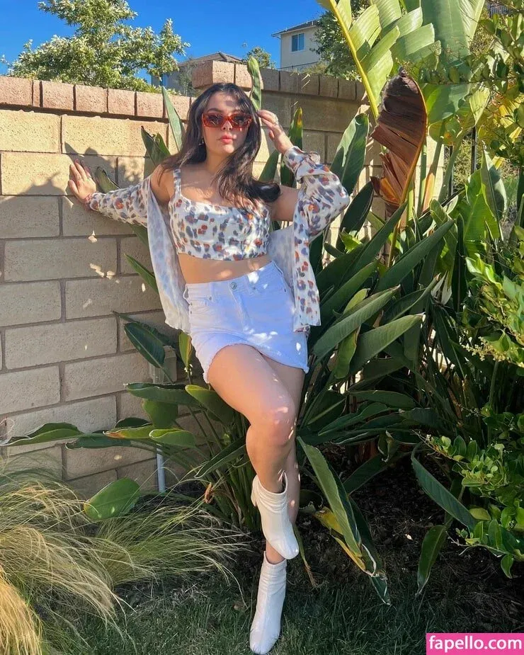 Isabella Gomez Onlyfans Photo Gallery 
