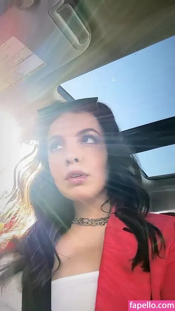 Isabella Gomez Onlyfans Photo Gallery 