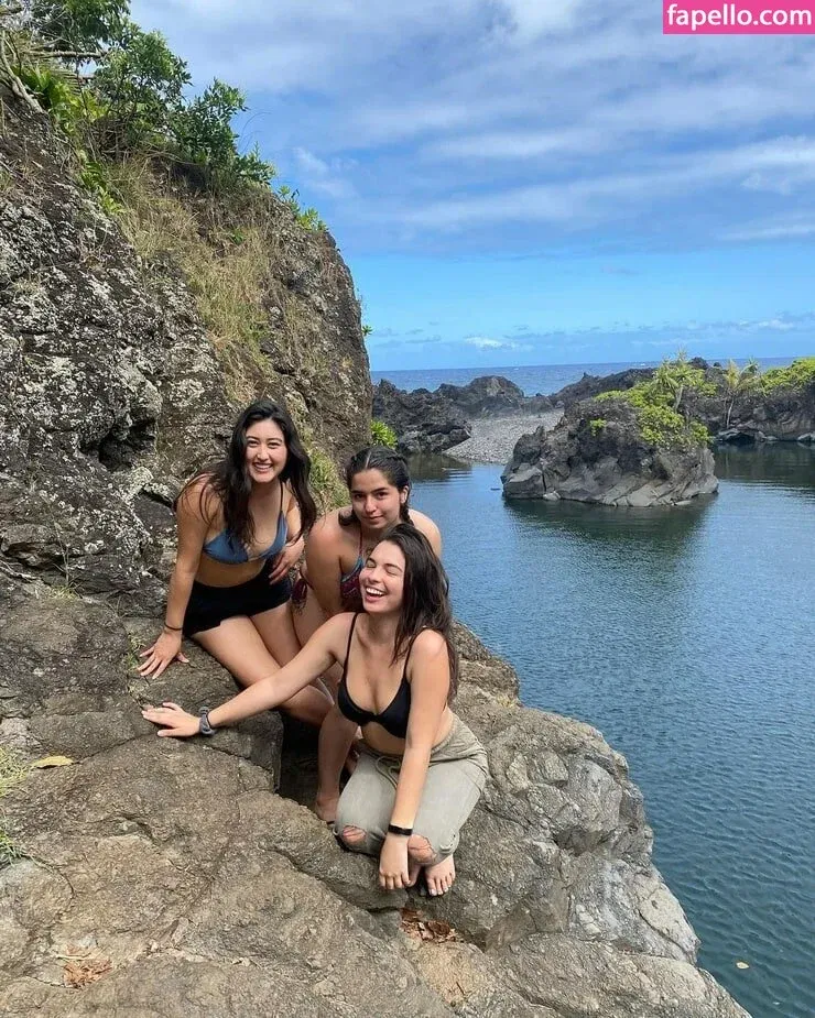 Isabella Gomez Onlyfans Photo Gallery 